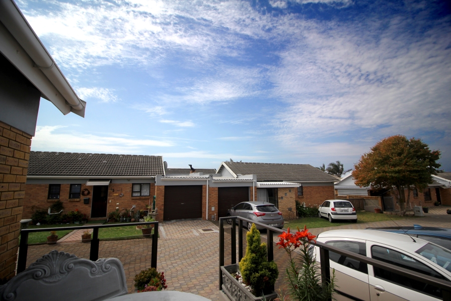 2 Bedroom Property for Sale in Heiderand Western Cape
